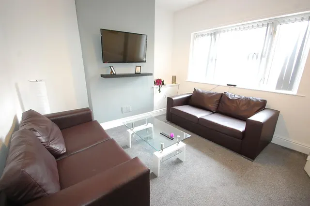 Wyggeston Street, Burton upon Trent, DE13, photo 3