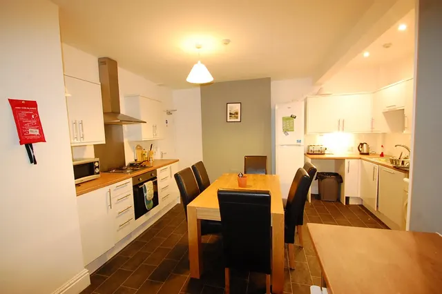 Wyggeston Street, Burton upon Trent, DE13, photo 2