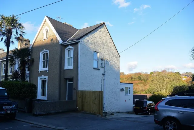 West End, Penryn, photo 1