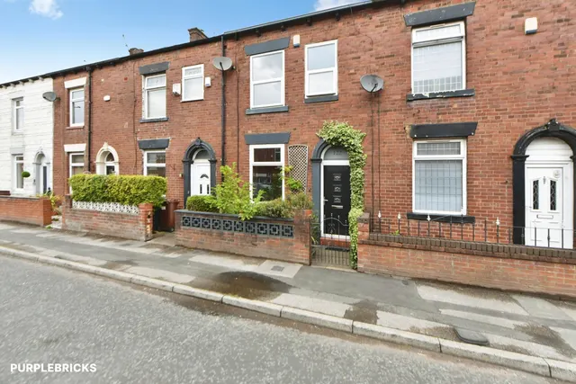 Turf Lane, Oldham, OL9, photo 1