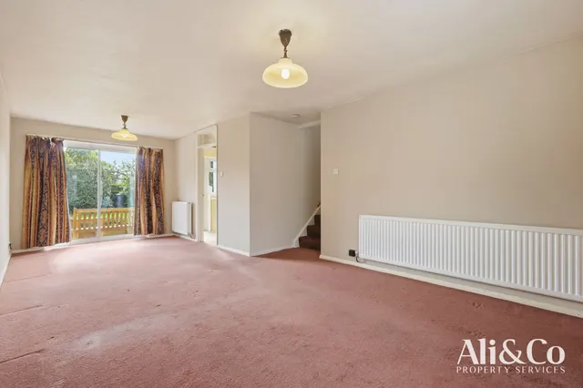 Photo 2 — Northolme Close, Grays, Essex, RM16 2NX