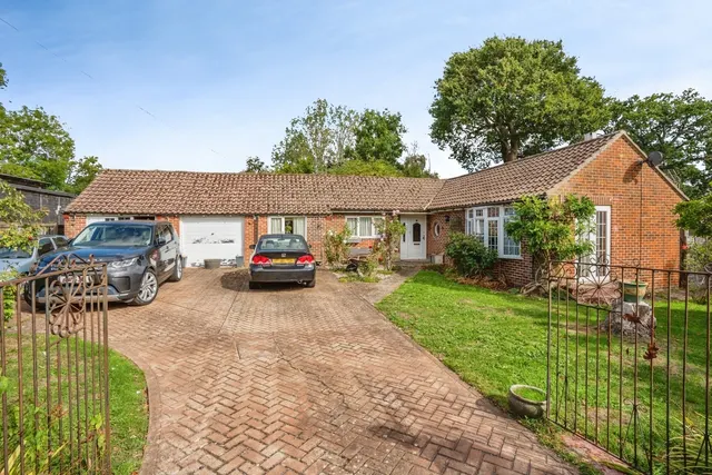 Beaconsfield Road, Waterlooville, PO7, photo 1
