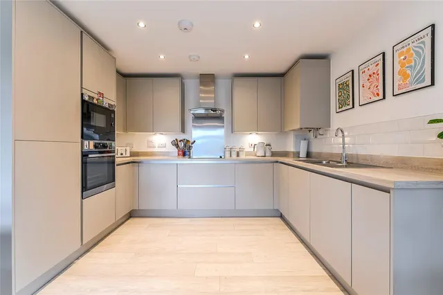 Broadclough Way, Maidstone, ME17, photo 2