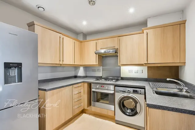 Charlton Road, London, photo 2