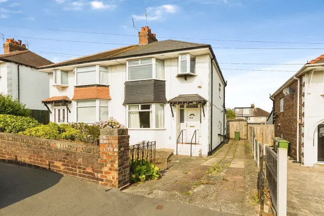Gresford Avenue, Wirral, CH48, photo 1