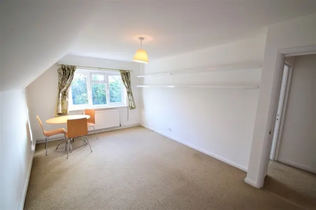 Burlington Road, W4, photo 2
