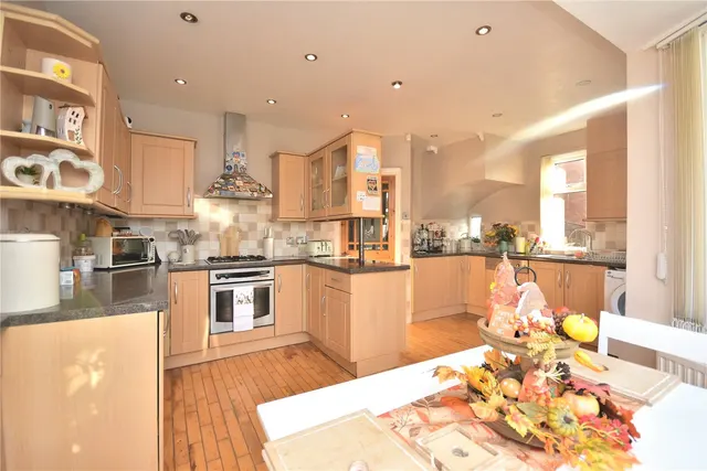Templenewsam Road, Leeds, LS15, photo 2