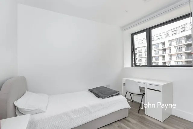 Juniper Crescent, London, SE10, photo 2