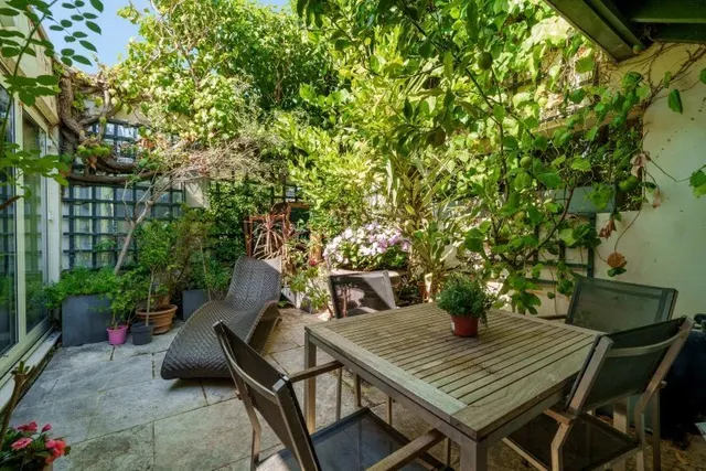 Photo 3 — Glebe Place, Chelsea, London, SW3