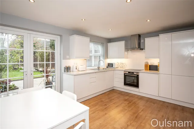 Photo 3 — Carnforth Road, Bromsgrove, Worcestershire, B60 2HS