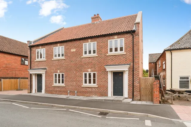 Norwich Road, Fakenham, photo 1