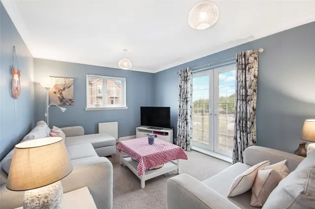 Photo 2 — Stewartfield Gardens, Stewartfield, East Kilbride, South Lanarkshire, G74