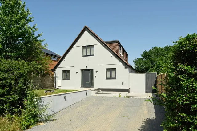 Sandy Lane, Chobham, Woking, Surrey, GU24 8SA, photo 1