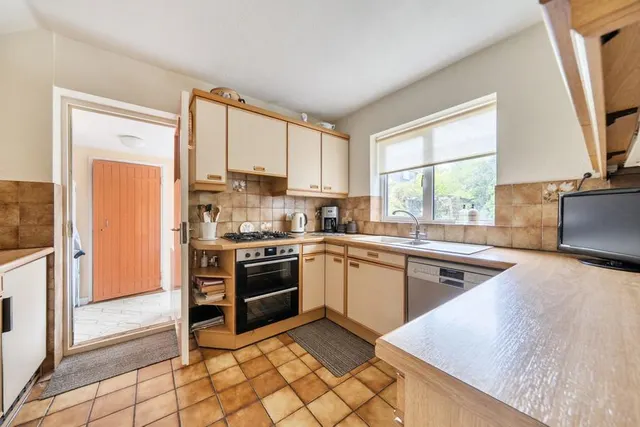 Glynswood, Camberley, GU15, photo 2