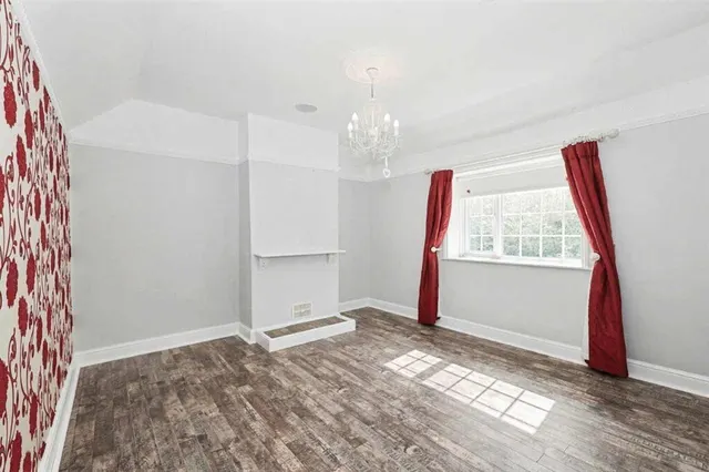 Photo 3 — Temple Way, Worth, DEAL