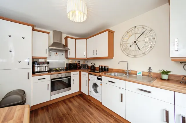 Photo 2 — Windmill Close, Barnsley