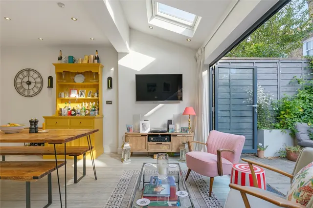 Stormont Road, London, SW11, photo 1