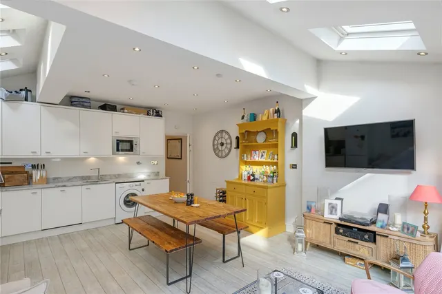 Stormont Road, London, SW11, photo 3
