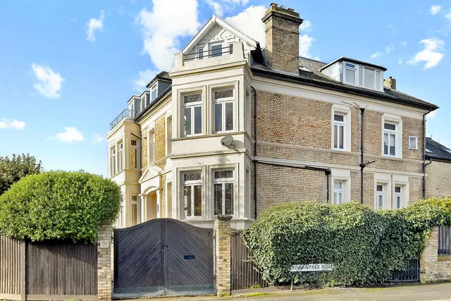Photo 2 — Bycullah Road, Enfield, EN2 8PH