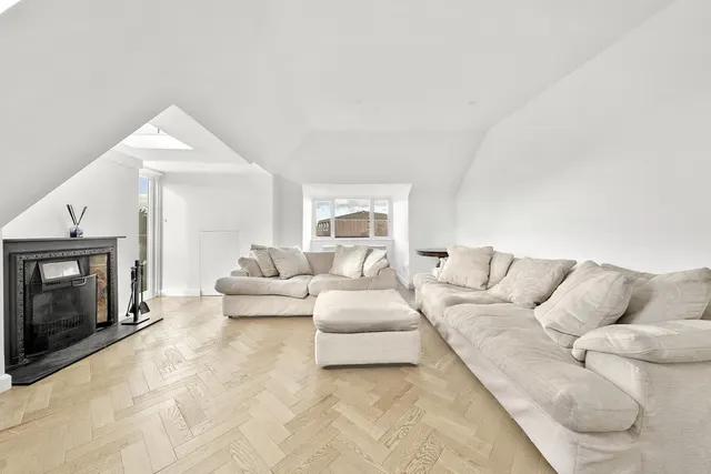 Bycullah Road, Enfield, EN2 8PH, photo 1
