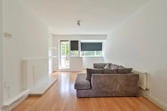 162 Cortis Road, London, photo 1