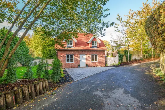 Chilbolton, Stockbridge, SO20, photo 1