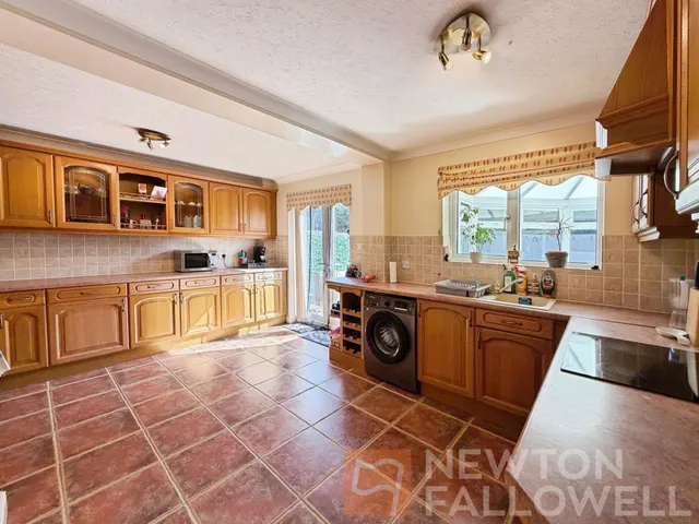 Cheltenham Close, Peterborough, PE1, photo 3