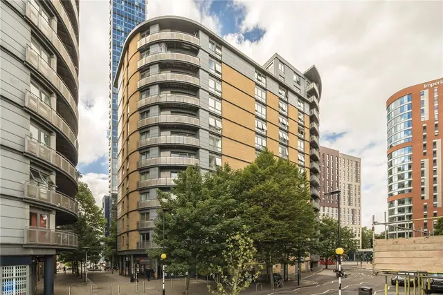 Victoria Road, North Acton, photo 1