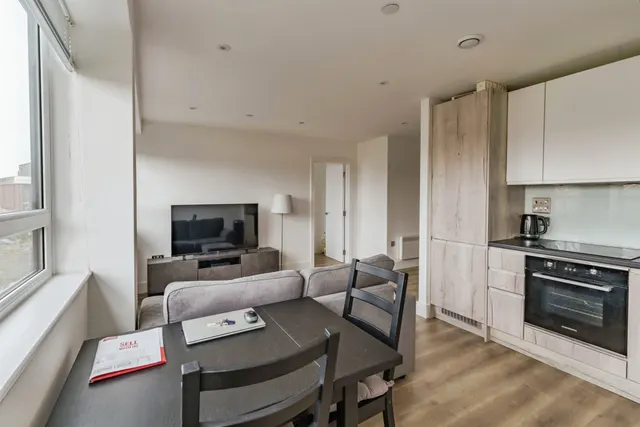 Wood Street, East Grinstead, RH19, photo 3