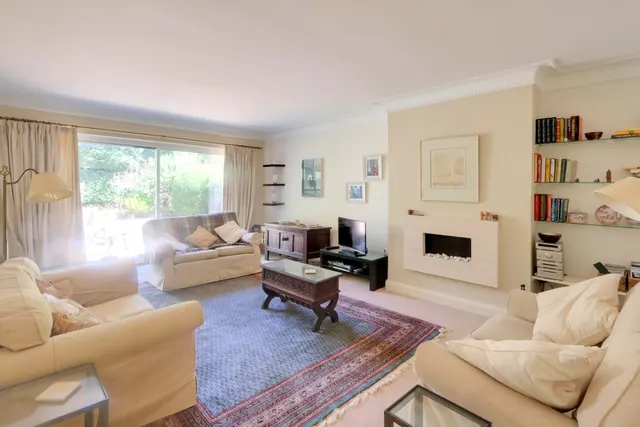Photo 2 — Hartland Way, Croydon, Croydon, CR0 8RJ