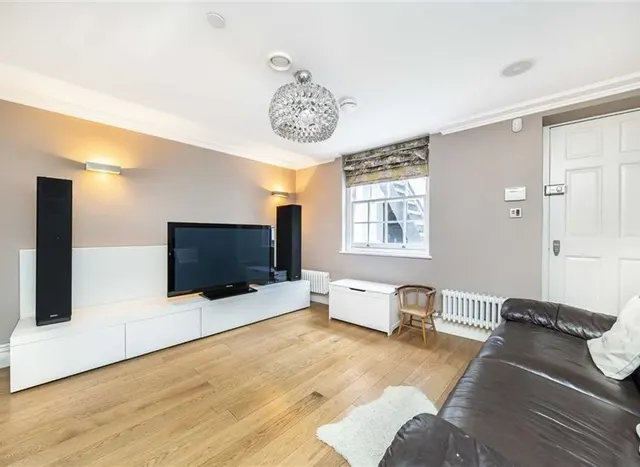 Photo 3 — Buckingham Place, Westminster, SW1E