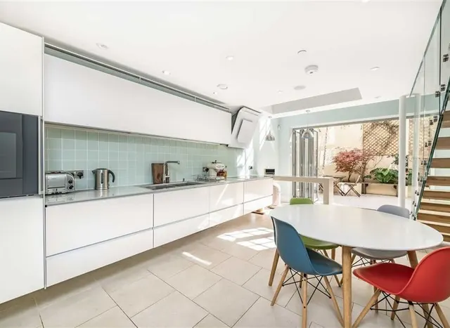 Photo 2 — Buckingham Place, Westminster, SW1E