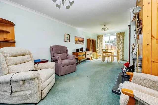 Yew Street, Houghton Regis, LU5, photo 3