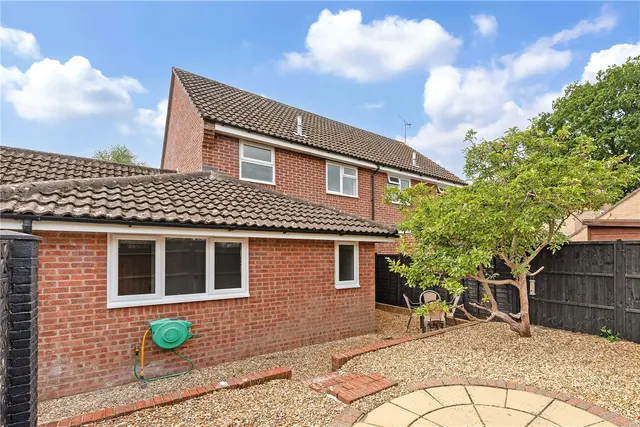 Photo 3 — Thorn Close, Petersfield, Hampshire, GU31