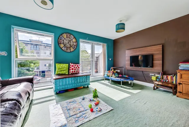 Pasteur Drive, Swindon, SN1, photo 3