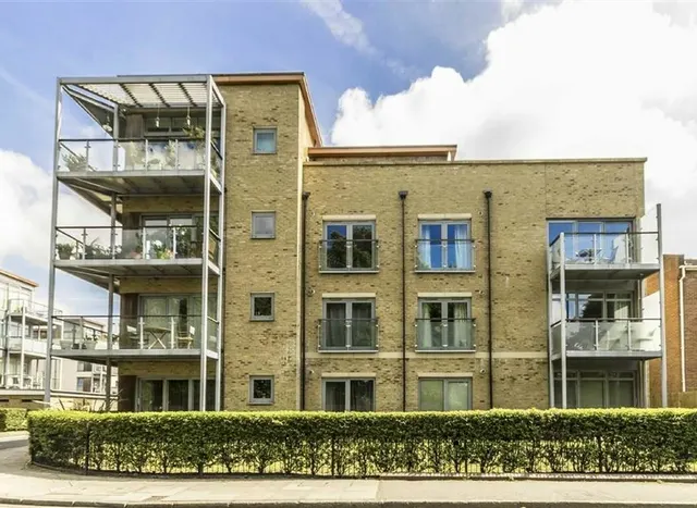 Southcott Road, Teddington, TW11, photo 1
