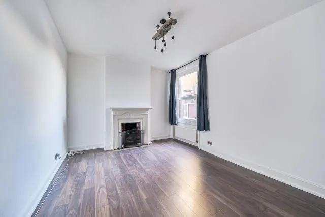 Ballards Lane, London, N3, photo 2