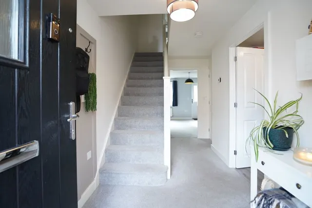 Photo 2 — Martin Drive, Kenilworth, Warwickshire, CV8