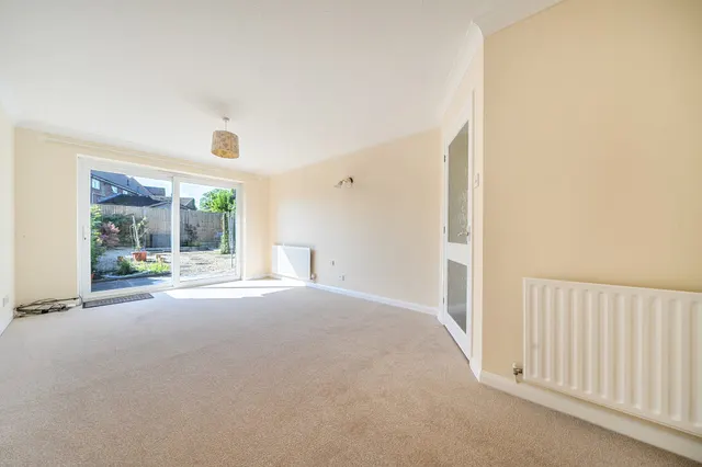 Photo 2 — Ravelin Close, Crondall, Farnham, GU10 5PS