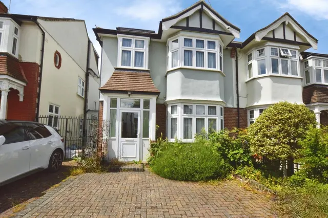 Claremont Road, London, photo 1