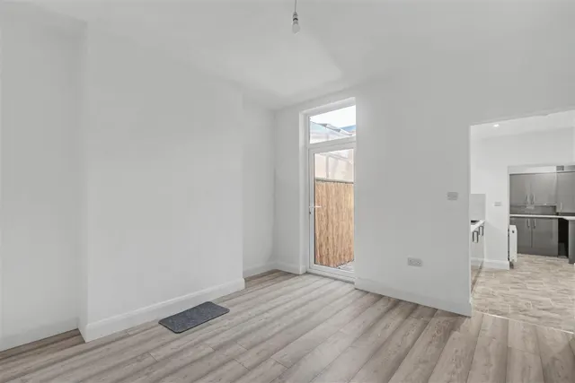 Collington Street, Beeston, NG9, photo 3
