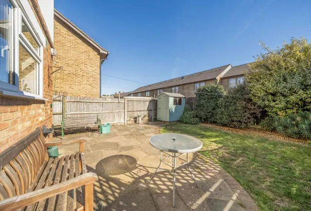 St. Johns Road, Carshalton, SM5, photo 2