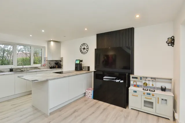 Sutton Court, Emerson Valley, MK4, photo 3
