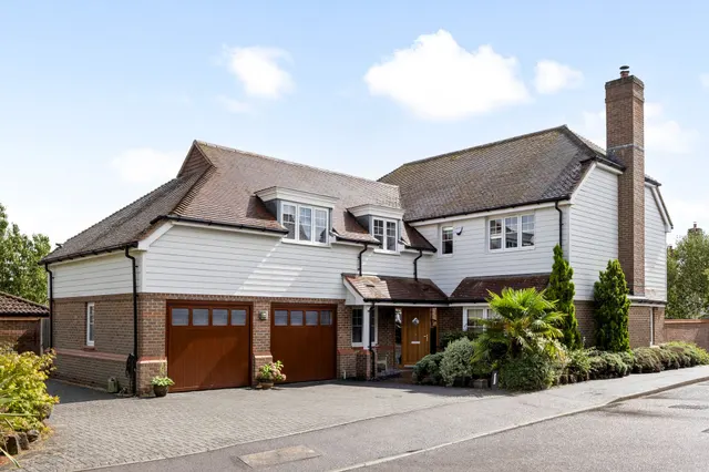 Firs Close, Horsham, RH12, photo 1