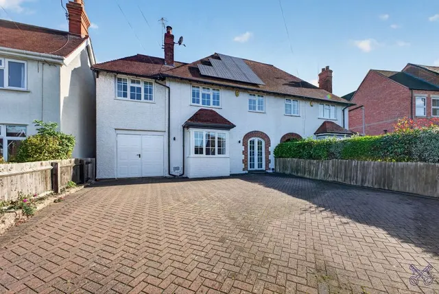 Cheltenham Road, Evesham, WR11, photo 1