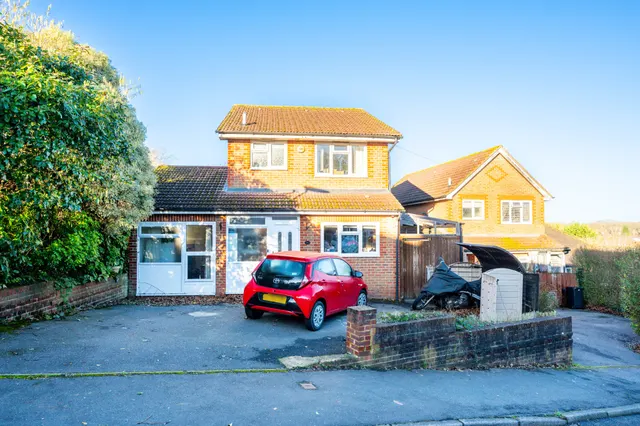 54b Beechwood Road, Woking, photo 1