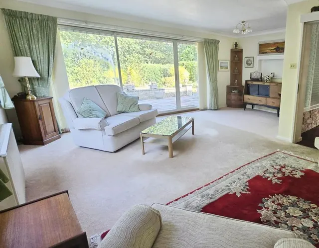 Holmfield Avenue, Thorley, PO41, photo 2