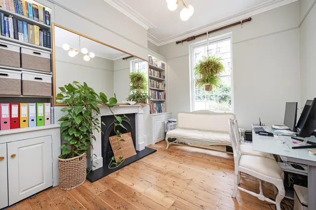 Photo 3 — 45 Wilmington Square, London