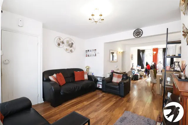 Elstree Gardens, Belvedere, DA17, photo 2
