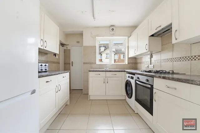 Church Road, Ashford, TW15, photo 3